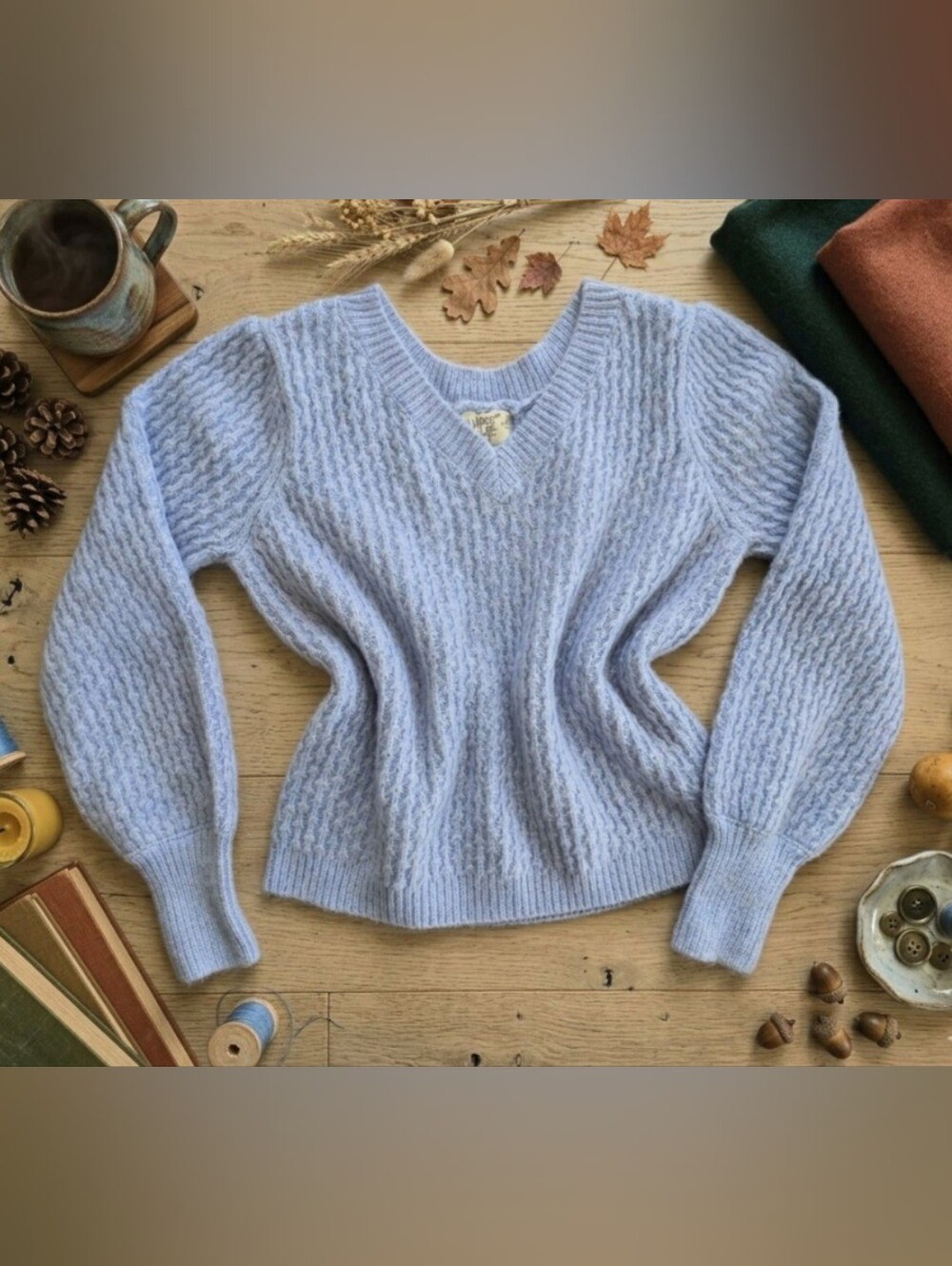 Hippie Rose Periwinkle Blue Cozy Textured V-Neck Pullover Sweater M